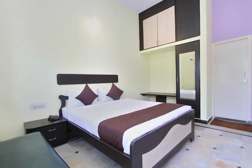 OYO Sri Sai Guest Inn Near Ragigudda Sri Prasanna Anjaneyaswamy Temple - Image 1