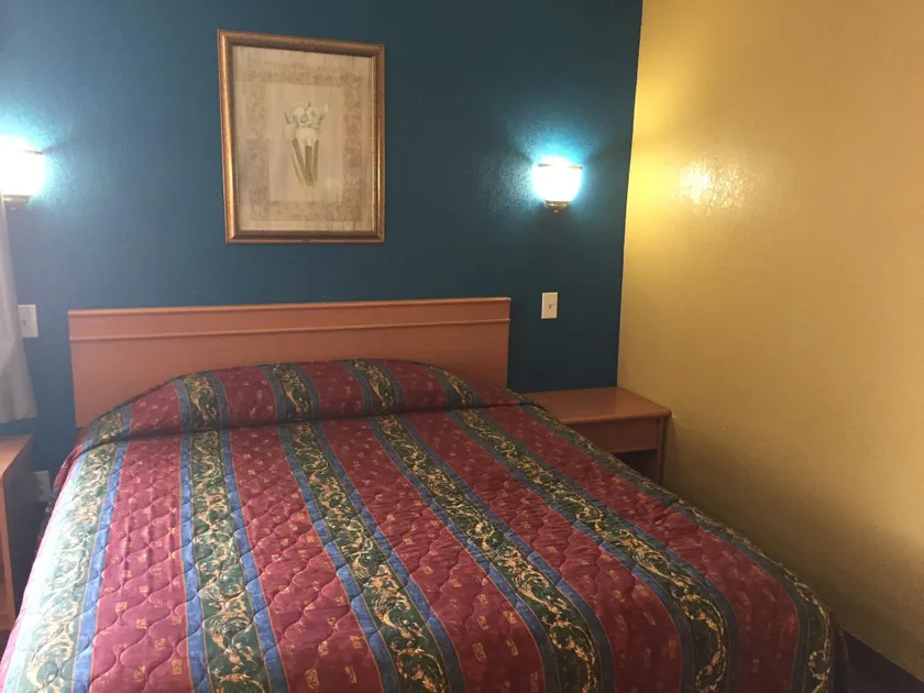 Harbor Inn  - Image 1