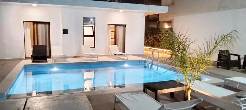 Luxsuites - Image 1