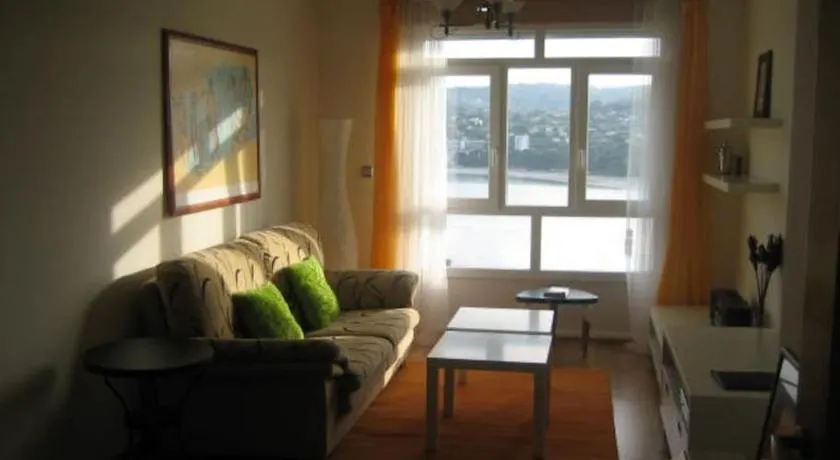 Precioso apartamento con excelentes vistas al mar - Image 1