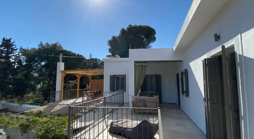 Maria’s Cottage House - Image 1