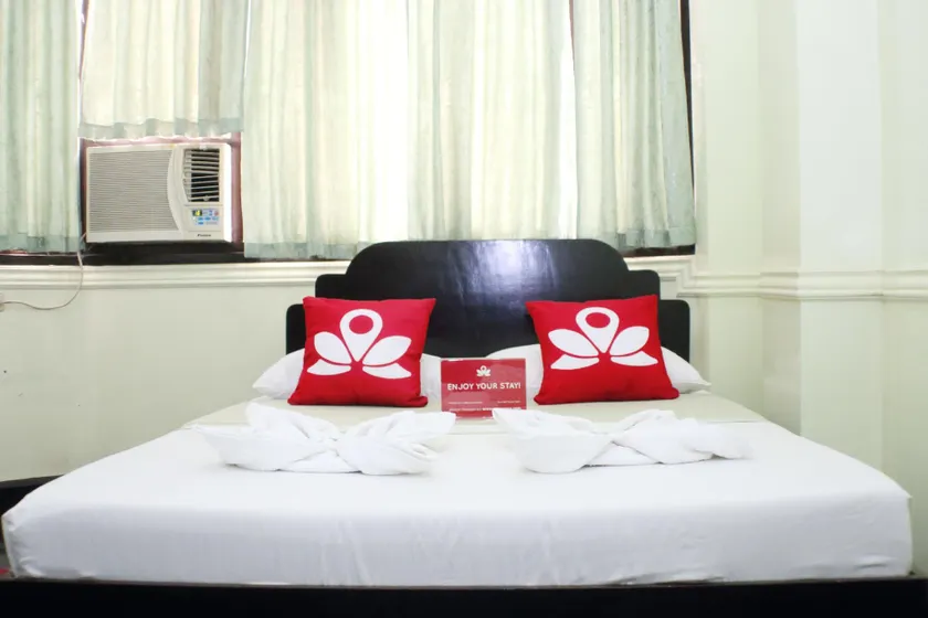 ZEN Rooms Vest Grand Suites Bohol - Image 1