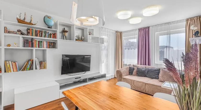 Cosy large apartment, 2 bedrooms, 2x Free Parking, PVA EXPO Prague - Image 1