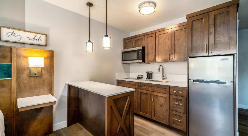 MainStay Suites Moreno Valley Near March Air Reserve Base - Image 1