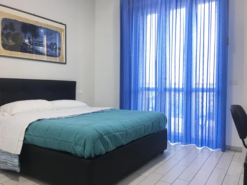 Top Floor Rentrooms Napoli - Image 1
