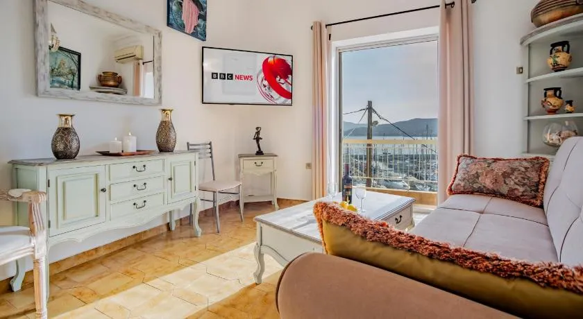 Jelena Apartments By The Sea - Image 1