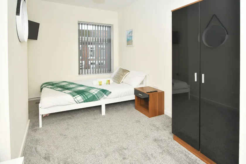 Townhouse @ Hall O Shaw Street Crewe - Image 1