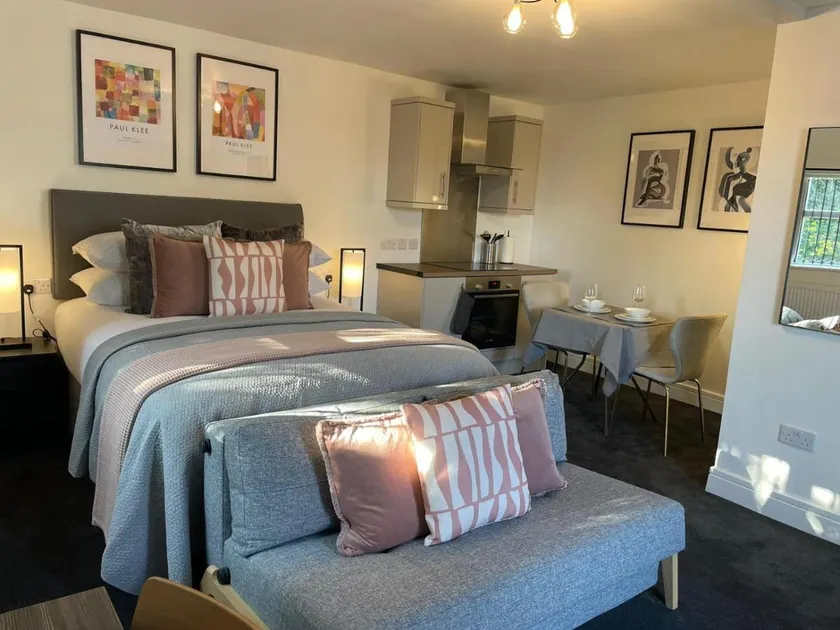 The Woden Boutique Hotel Walsall M6 J9 - Image 1