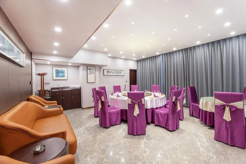 Tixiang International Hotel - Image 1