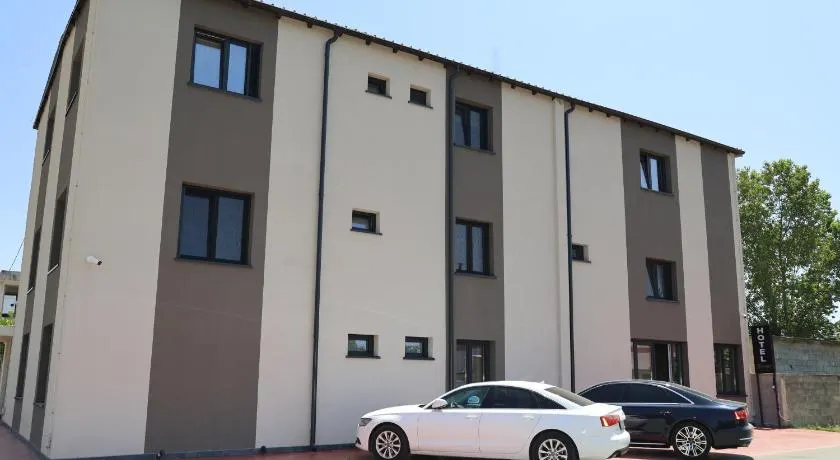 Kalpazo Rental Hotel Tommy Durres - Image 1