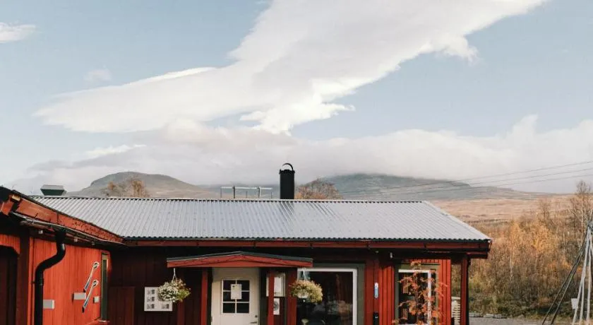 Abisko Mountain Lodge - Image 1