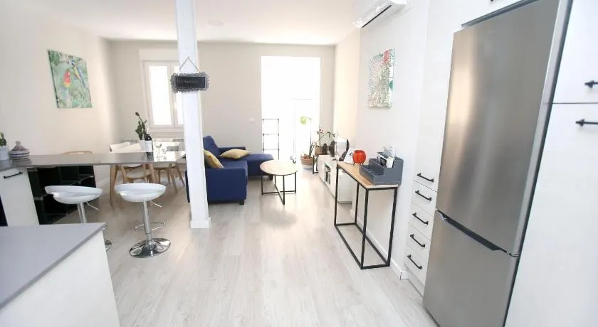 EL RINCON DE LA MERCED 2 Junto Laurel Aire acondicionado By Apartamentos Logrono - Image 1