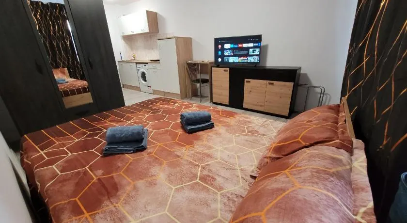 Little apartment 30mp ChrysFlatty2 - GROUND FLOOR - Image 1