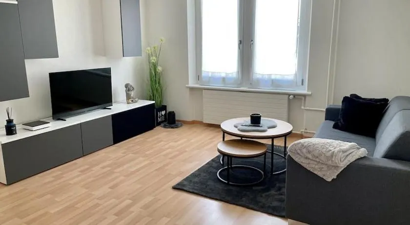 Gemütliche Wohnung an bester Lage im Kreis 4 - Image 1