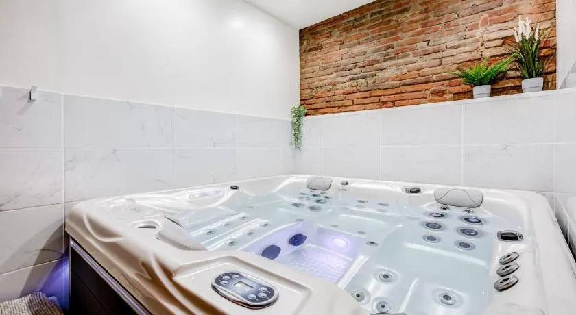 Spa des Carmes - Image 1