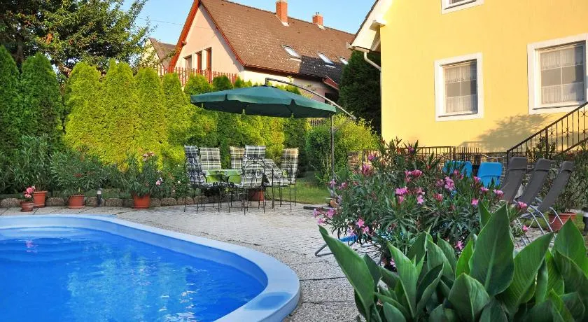 Napsugár Vendégház - Image 1
