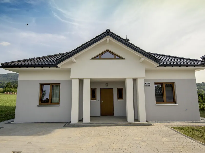 Spacious Villa in Cisownica with Terrace - Image 1