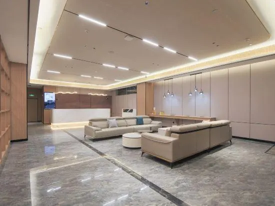 Starway Hotel (Liuzhou Diwang Xintiandi) - Image 1