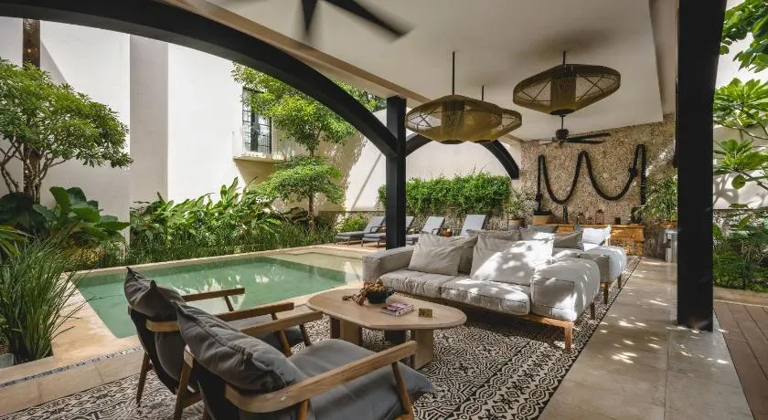 Adoro Hotel Boutique - Image 1