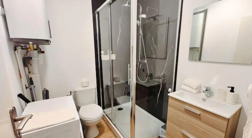 L'Éclat du Miroir - AbsoluteHome - Image 1