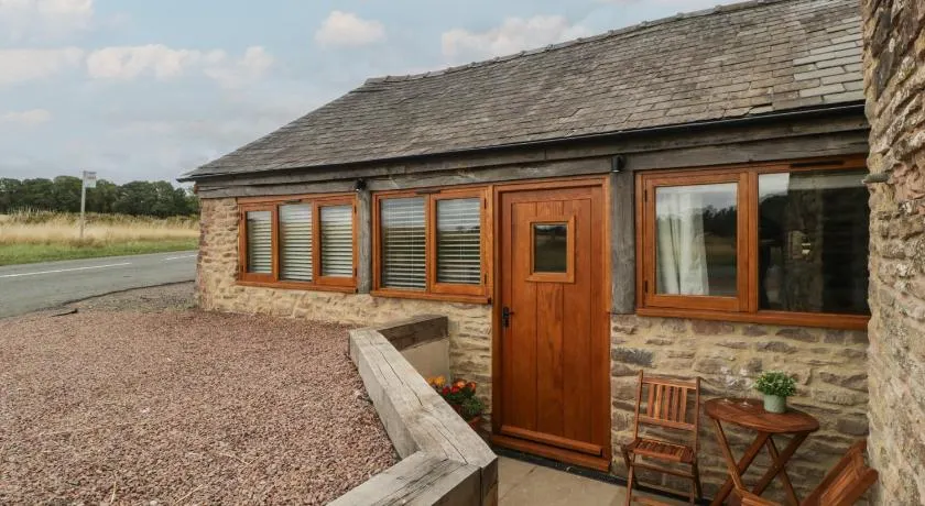 The Old Cart Shed - Image 1