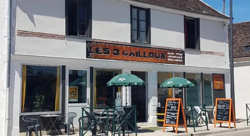 Les 3 Cailloux Bar Restaurant - Image 1
