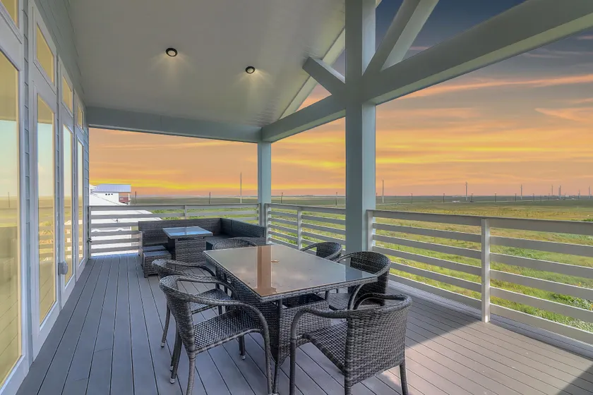 BeachHouse Bliss - Image 1