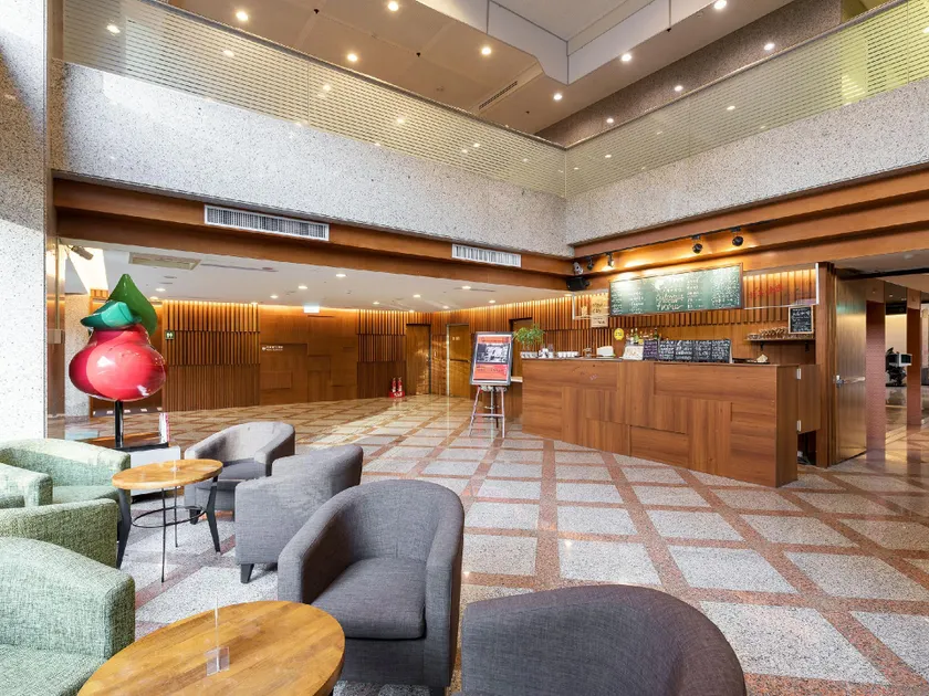 Mellow Fields Hotel - Image 1