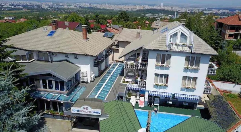 Family Hotel Yagoda88 - Free Parking - Image 1
