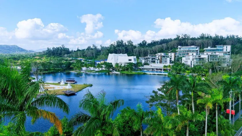 Wanning Xinglong Longing Hotel and Resort(All Suite Rooms) - Image 1