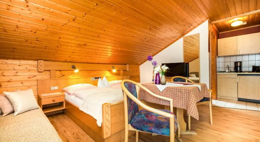 Genusshotel Hohenbogen GARNI - Image 1