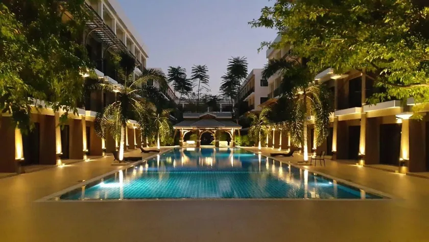 Summer Tree Hotel - Image 1