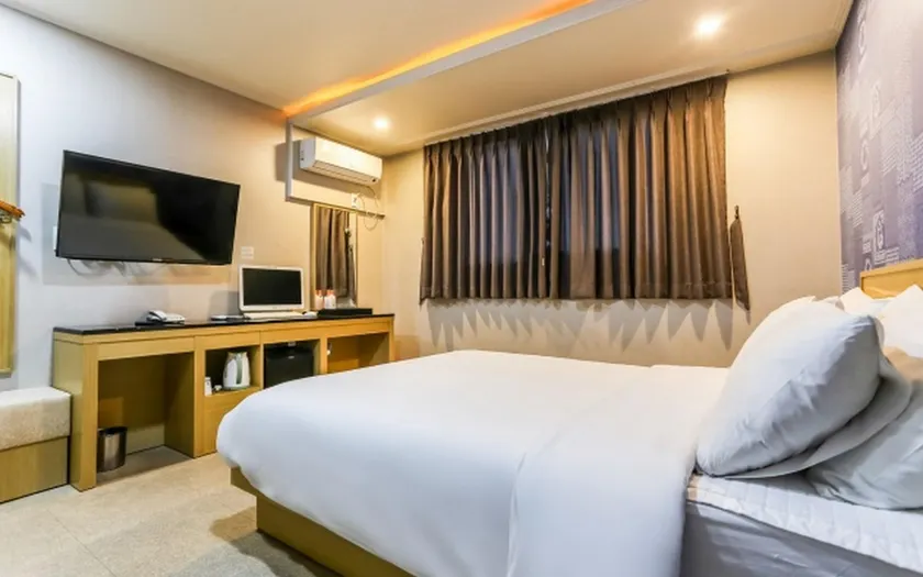 Aliba Hotel - Image 1