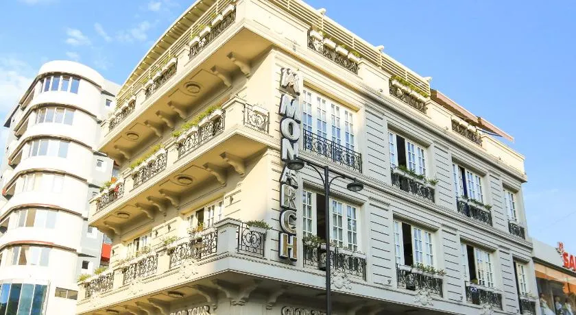 Hotel Monarch - Image 1