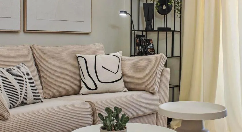 Zoi Suite - fully renovated luxury apartment - Image 1