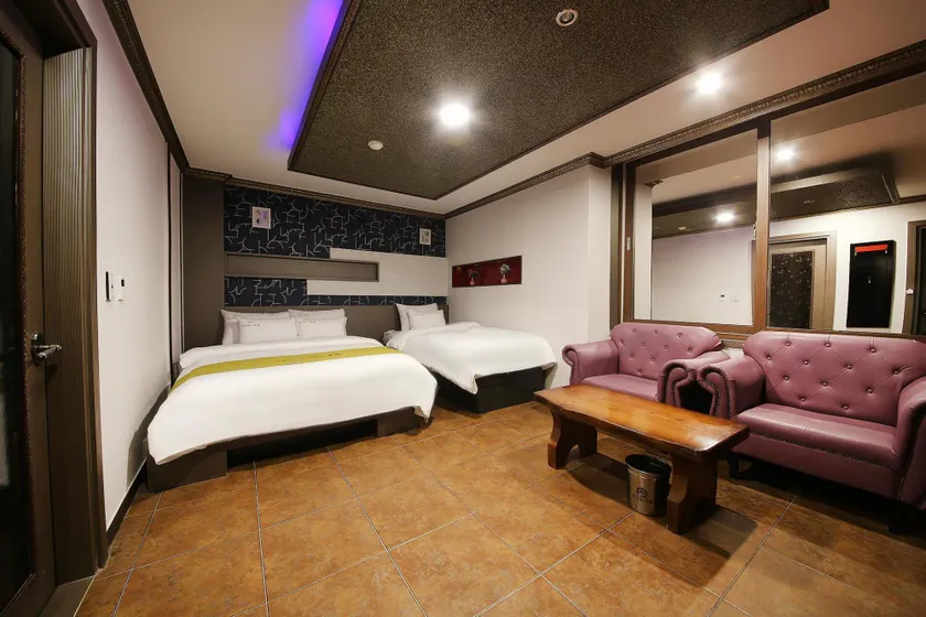 Gwangju Yongbongdong Hotel Agnes - Image 1