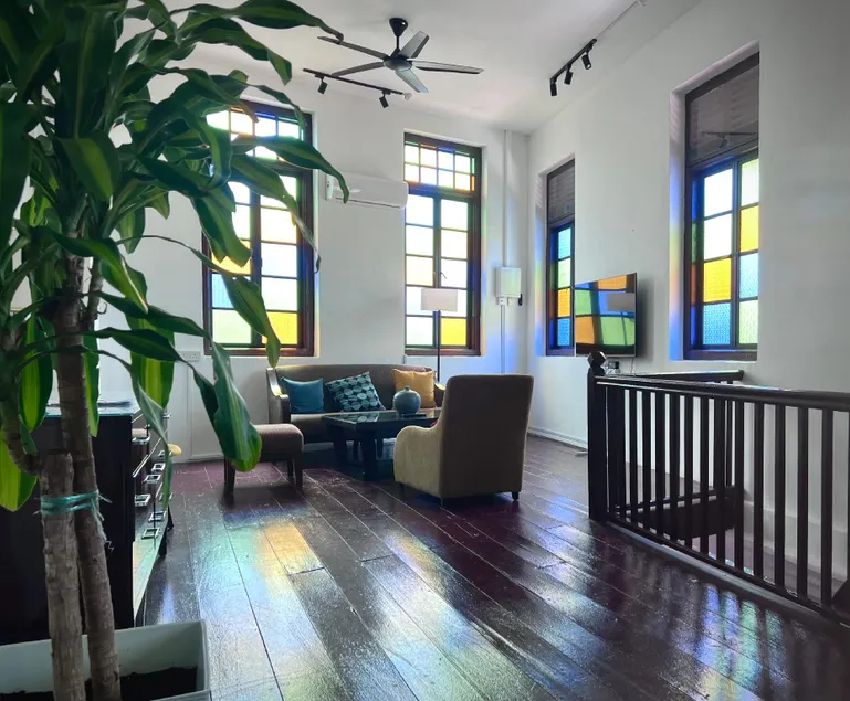 Loft BC 144 - Colonial Loft Charm - Image 1