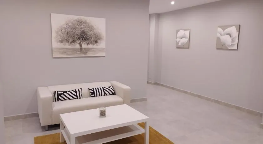 hostal la taurina - Image 1