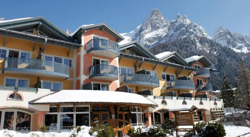 Sporting Aparthotel - Image 1