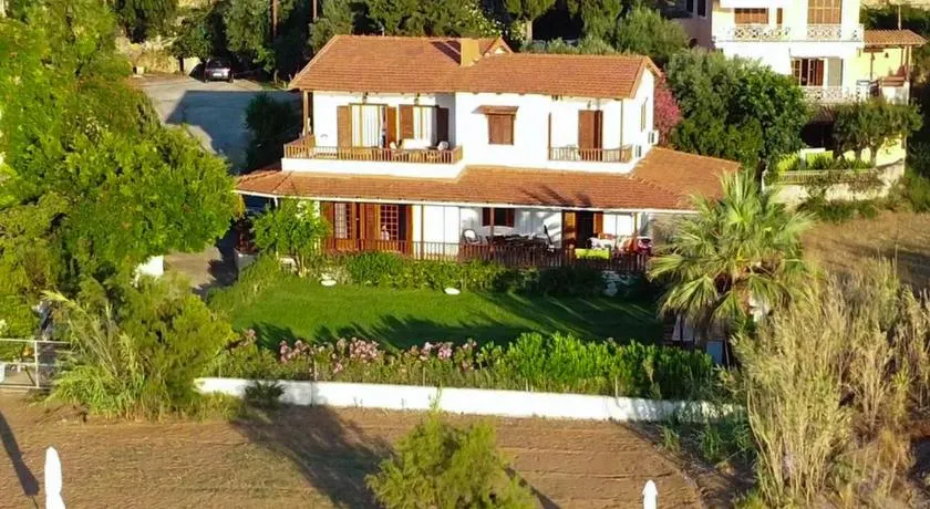 Alekos Beach Houses-Alekos Beach Complex - Image 1