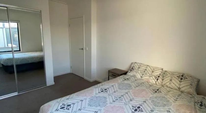 Private Room in Altona North - Image 1