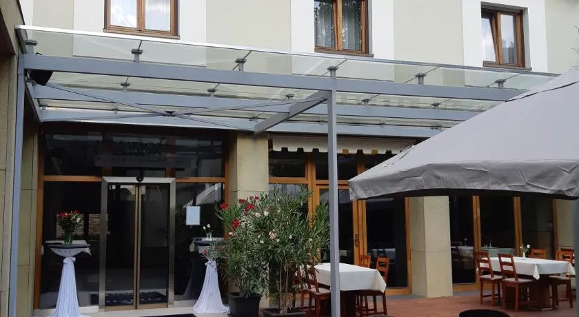 LONDON Boutique hotel & Restaurant - Image 1