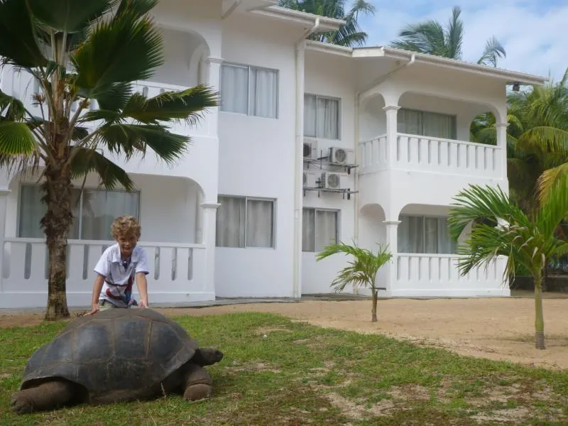 Jamelah Beach Guest House - Image 1