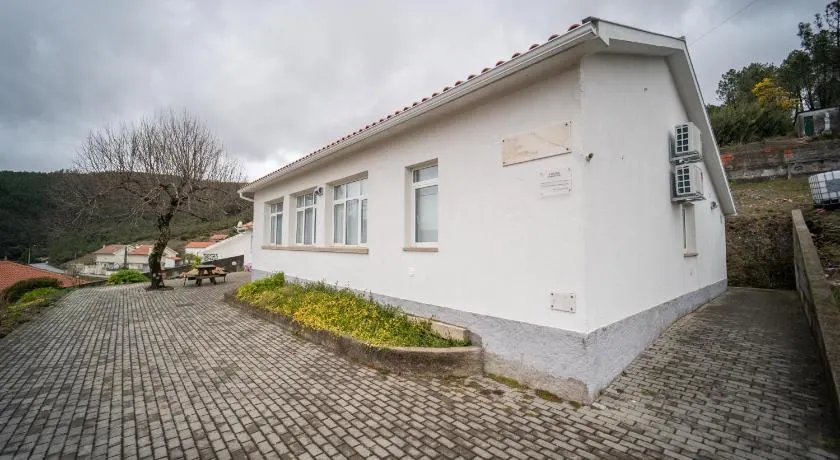 Casas da Escola - "A Escola" - Meãs - Image 1