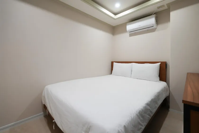 Hotel Cozy 10 - Image 1