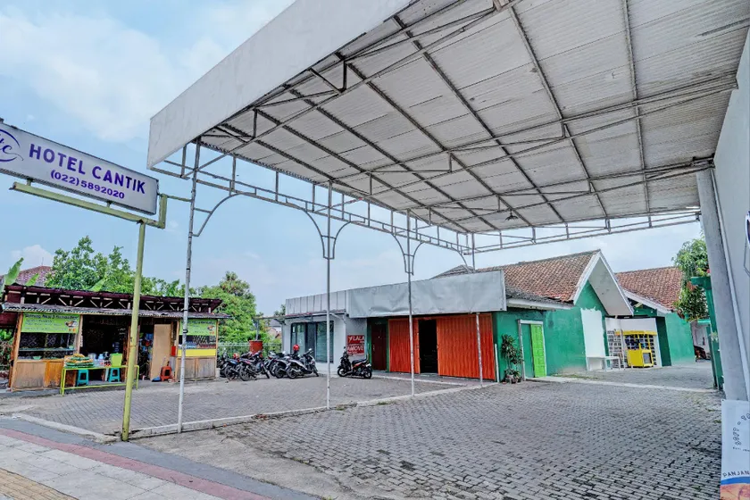 Capital O 93331 By Hexa Niaga Hospitalita - Image 1