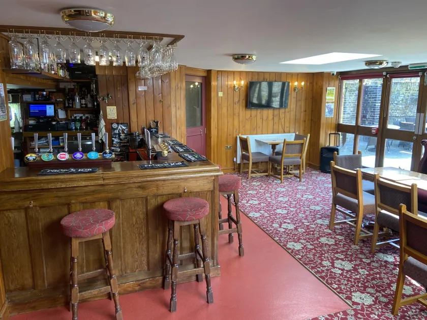 The Jolly Drayman Pub and Hotel - Image 1