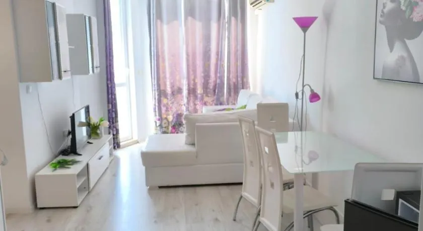 2 bedroom flat in Balchik - Image 1