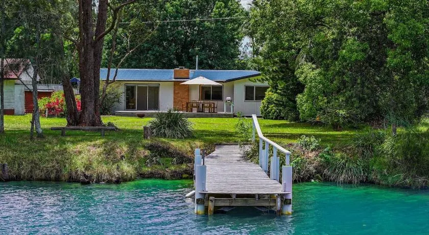 Cosy Creekside - Image 1