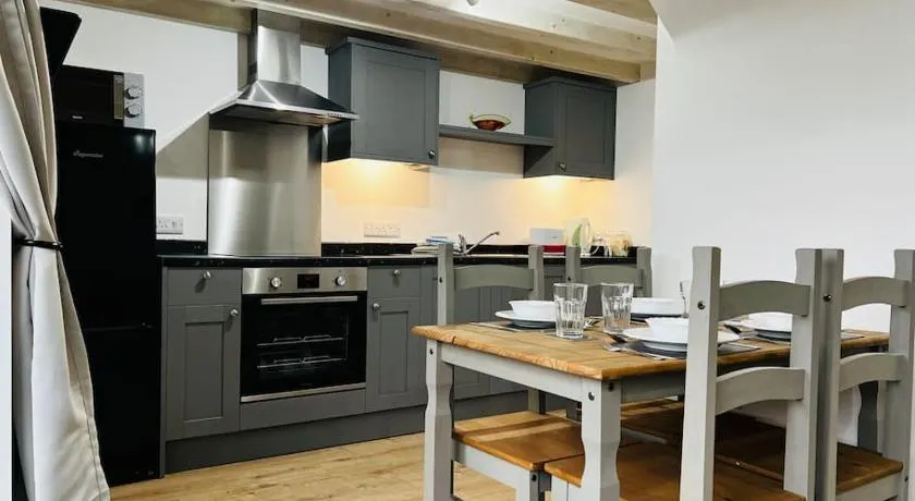 Stable Cottage with pre booked use of Indoor Swimming Pool - Image 1